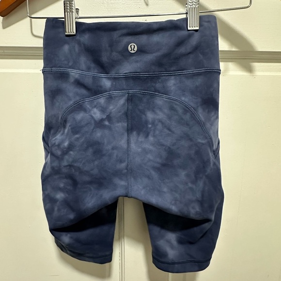 Lululemon High Rise Invigorate Biker Shorts EUC Size 2 - Picture 8 of 8
